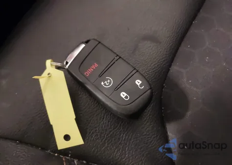 2018 Jeep Compass Latitude 4X4 z USA, uszkodzony, nr VIN 3C4NJDBB3JT150536